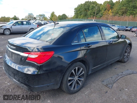 2013 Chrysler 200 Limited with VIN 1C3CCBCG5DN617075, listed as a IAAI auction lot 40571420 with 179,750 mi miles. Bid and sale history available at carsss.com. Image 4.