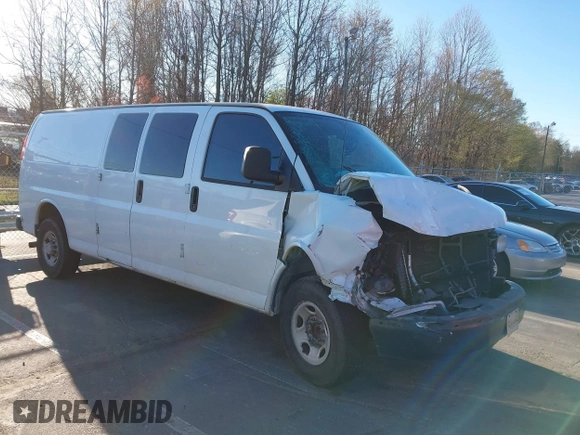 2014 Chevrolet Express Cargo z VIN 1GCWGGBA3E1109722, wystawiony jako IAAI lot #41845284 z przebiegiem 224 334 mil mil oraz . Historia ofert i sprzedaży dostępna na DreamBid. Obrazek 1.