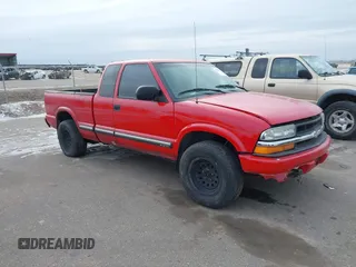 2001 Chevrolet S-10 LS with VIN 1GCDT19WX18195047, listed as a IAAI auction lot 41399939 with Not Provided miles and . Bid and sale history available at DreamBid. Image 1.