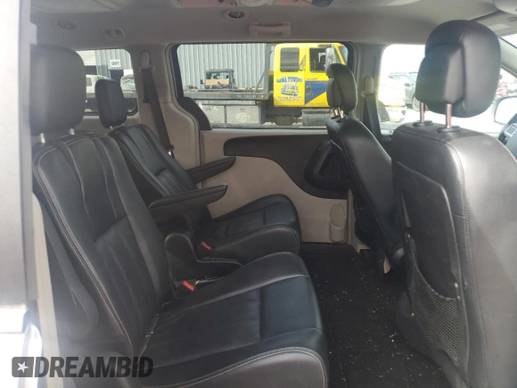 2016 Chrysler Town & Country Touring with VIN 2C4RC1BG4GR282061, listed as a Copart auction lot 68726324 with 139,247 mi miles and Clean Title. Bid and sale history available at DreamBid. Image 11.