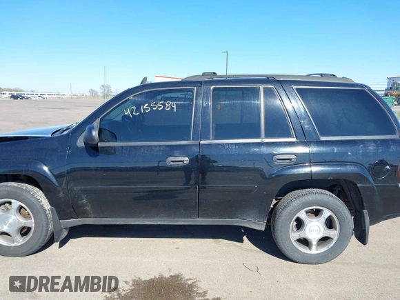 2007 Chevrolet TrailBlazer LS with VIN 1GNDT13S472288929, listed as a IAAI auction lot 42155584 with 193,178 mi miles and . Bid and sale history available at DreamBid. Image 14.