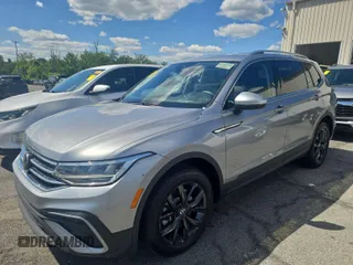 2024 Volkswagen Tiguan SE с VIN 3VV3B7AX4RM084914, выставлен на аукционе IAAI как лот 42808980 с пробегом 33 888 миль миль и . История ставок и продаж доступна на DreamBid. Изображение 16.