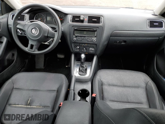 2012 Volkswagen Jetta SE z VIN 3VWDX7AJ7CM124472, wystawiony jako Copart lot #58871595 z przebiegiem 143 563 mil mil oraz Czysty tytuł • Clean title. Historia ofert i sprzedaży dostępna na DreamBid. Obrazek 8.