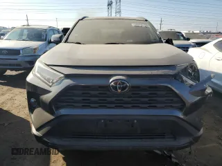 2020 Toyota RAV4 XLE with VIN 2T3P1RFV9LC085036, listed as a Copart auction lot 48356145 with 65,096 mi miles and Salvage Title. Bid and sale history available at carsss.com. Image 5.