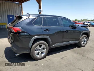 2023 Toyota RAV4 LE z VIN 2T3G1RFV9PC383821, wystawiony jako Copart lot #60561435 z przebiegiem 33 593 mil mil oraz Szkoda całkowita • Salvage title. Historia ofert i sprzedaży dostępna na DreamBid. Obrazek 3.