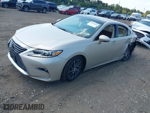 2018 Lexus ES with VIN 58ABK1GG0JU111819, listed as a IAAI auction lot 40320555 with 32,194 mi miles. Bid and sale history available at carsss.com. Image 17.
