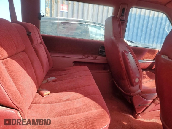 1994 Dodge Caravan Grand SE z VIN 1B4GH44R8RX260655, wystawiony jako Copart lot #52807845 z przebiegiem 149 054 mil mil oraz Nie do naprawy • Non repairable. Historia ofert i sprzedaży dostępna na DreamBid. Obrazek 11.