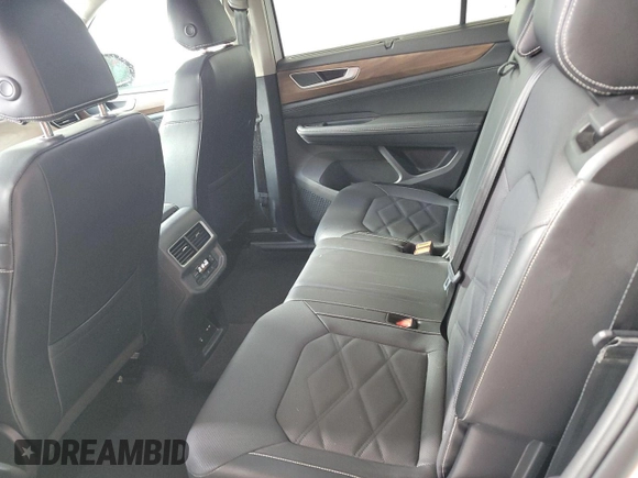 2024 Volkswagen Atlas SE with VIN 1V2HR2CA2RC556331, listed as a IAAI auction lot 42806429 with 25,239 mi miles and . Bid and sale history available at DreamBid. Image 18.