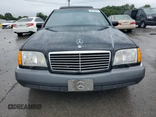 1993 Mercedes-Benz 400 z VIN WDBGA43E9PA102457, wystawiony jako Copart lot #59776735 z przebiegiem 162 376 mil mil oraz Czysty tytuł • Clean title. Historia ofert i sprzedaży dostępna na DreamBid. Obrazek 5.