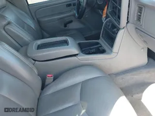 2004 Chevrolet Silverado 1500 Crew Cab Z71 with VIN 2GCEK13T141321132, listed as a IAAI auction lot 41618562 with 180,373 mi miles. Bid and sale history available at carsss.com. Image 5.