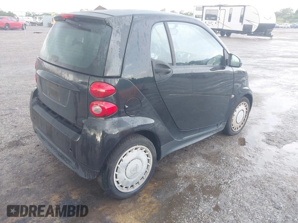 2013 Smart fortwo Pure с VIN WMEEJ3BA3DK682782, выставлен на аукционе IAAI как лот 42728005 с пробегом Не указан миль и . История ставок и продаж доступна на DreamBid. Изображение 4.