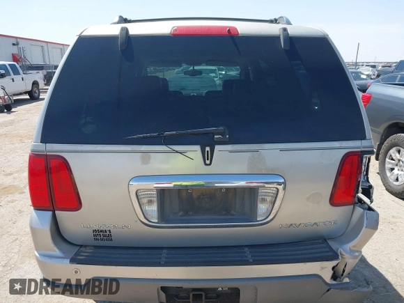 2004 Lincoln Navigator Luxury with VIN 5LMFU28R24LJ07741, listed as a IAAI auction lot 41999357 with 280,761 mi miles and . Bid and sale history available at DreamBid. Image 16.