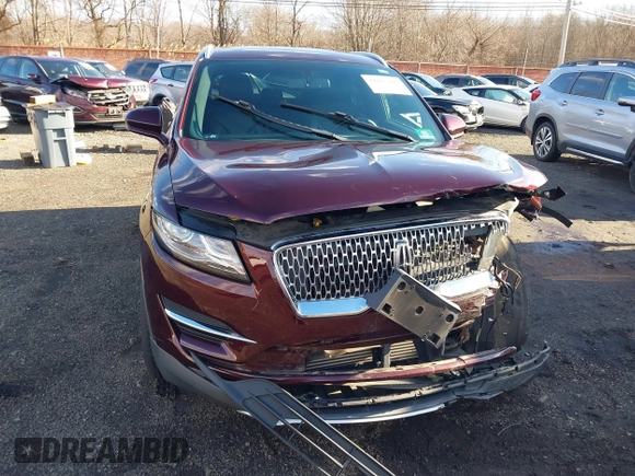 2019 Lincoln MKC Premiere with VIN 5LMCJ1D93KUL22578, listed as a IAAI auction lot 41185166 with 45,921 mi miles. Bid and sale history available at carsss.com. Image 17.