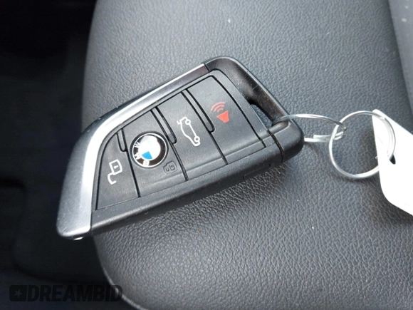 2020 BMW X3 xDrive30i z VIN 5UXTY5C0XL9D50400, wystawiony jako IAAI lot #42197545 z przebiegiem 46 467 mil mil oraz . Historia ofert i sprzedaży dostępna na DreamBid. Obrazek 11.