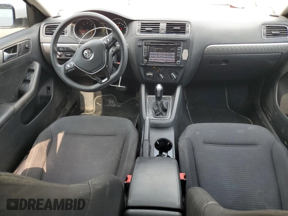 2015 Volkswagen Jetta SE z VIN 3VWD07AJ8FM254995, wystawiony jako Copart lot #59580835 z przebiegiem 226 717 mil mil oraz Czysty tytuł • Clean title. Historia ofert i sprzedaży dostępna na DreamBid. Obrazek 8.