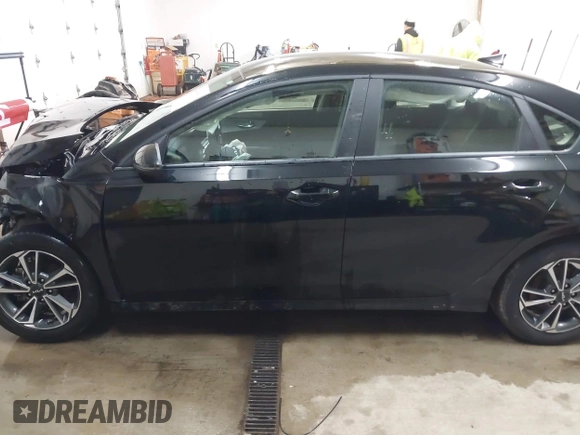 2024 Kia Forte LXS with VIN 3KPF24AD6RE749967, listed as a IAAI auction lot 41585989 with 16,635 mi miles. Bid and sale history available at carsss.com. Image 15.
