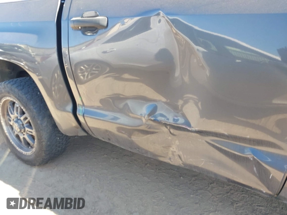 2018 Toyota Tundra 2WD SR5 with VIN 5TFEM5F10JX133762, listed as a IAAI auction lot 41411166 with 80,310 mi miles. Bid and sale history available at carsss.com. Image 19.