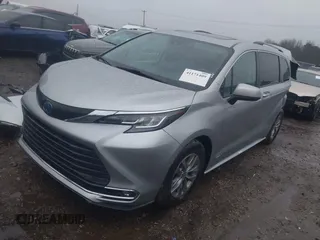 2021 Toyota Sienna XLE with VIN 5TDYRKEC2MS053745, listed as a IAAI auction lot 41171409 with 115,514 mi miles. Bid and sale history available at carsss.com. Image 17.