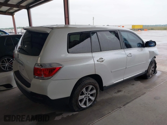 2013 Toyota Highlander with VIN 5TDZA3EH1DS037033, listed as a IAAI auction lot 39453343 with 163,149 mi miles and . Bid and sale history available at DreamBid. Image 4.