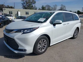 2022 Toyota Sienna XLE with VIN 5TDJRKEC4NS075796, listed as a IAAI auction lot 41603836 with 34,677 mi miles. Bid and sale history available at carsss.com. Image 17.