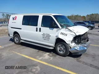 2017 GMC Savana Cargo Van with VIN 1GTW7AFF7H1915702, listed as a IAAI auction lot 41768370 with 120,997 mi miles. Bid and sale history available at carsss.com. Image 1.