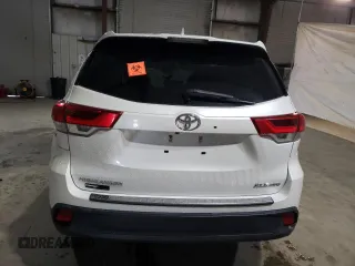 2018 Toyota Highlander SE with VIN 5TDJZRFH3JS525869, listed as a Copart auction lot 50181655 with Not provided miles and Salvage title. Bid and sale history available at DreamBid. Image 6.