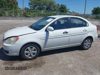 2009 Hyundai Accent Auto GLS with VIN KMHCN46C29U331834, listed as a IAAI auction lot 42027159 with 68,527 mi miles. Bid and sale history available at carsss.com. Image 14.