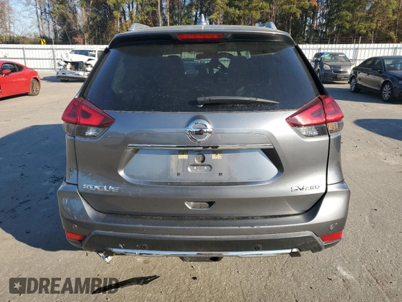 2020 Nissan Rogue S z VIN KNMAT2MV6LP523824, wystawiony jako Copart lot #83495624 z przebiegiem 110 633 mil mil oraz Szkoda całkowita • Salvage title. Historia ofert i sprzedaży dostępna na DreamBid. Obrazek 6.