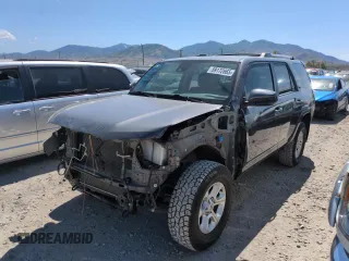 2022 Toyota 4Runner SR5 z VIN JTEMU5JR0N6021236, wystawiony jako Copart lot #59172665 z przebiegiem 40 299 mil mil oraz Szkoda całkowita • Salvage title. Historia ofert i sprzedaży dostępna na DreamBid. Obrazek 1.