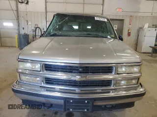 1999 Chevrolet Suburban z VIN 3GNFK16R4XG250550, wystawiony jako Copart lot #51941515 z przebiegiem 202 667 mil mil oraz Szkoda całkowita • Salvage title. Historia ofert i sprzedaży dostępna na DreamBid. Obrazek 5.