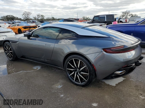 2017 Aston Martin DB11 z VIN SCFRMFAV2HGL00765, wystawiony jako Copart lot #79288034 z przebiegiem Nie podano mil oraz Nie do naprawy. Historia ofert i sprzedaży dostępna na DreamBid. Obrazek 2.