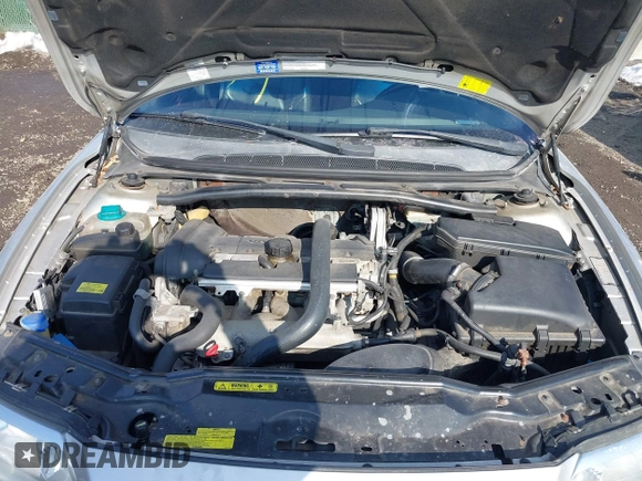 2005 Volvo S80 with VIN YV1TH592051411109, listed as a IAAI auction lot 41373718 with 180,446 mi miles. Bid and sale history available at carsss.com. Image 10.