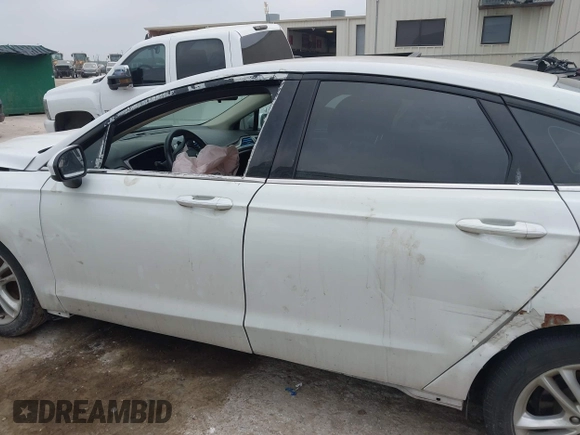 2018 Ford Fusion SE z VIN 3FA6P0HD1JR191576, wystawiony jako IAAI lot #42282669 z przebiegiem 73 439 mil mil oraz . Historia ofert i sprzedaży dostępna na DreamBid. Obrazek 14.