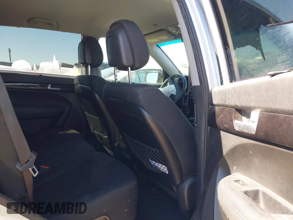 2014 Kia Sorento LX with VIN 5XYKT4A66EG534731, listed as a IAAI auction lot 41730093 with 148,931 mi miles. Bid and sale history available at carsss.com. Image 8.