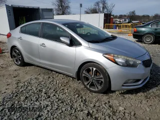 2016 Kia Forte EX z VIN KNAFX4A87G5528162, wystawiony jako Copart lot #49631115 z przebiegiem 134 796 mil mil oraz Szkoda całkowita • Salvage title. Historia ofert i sprzedaży dostępna na DreamBid. Obrazek 4.