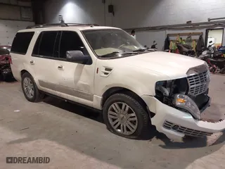 2007 Lincoln Navigator with VIN 5LMFU28517LJ02533, listed as a IAAI auction lot 41253859 with 130,930 mi miles. Bid and sale history available at carsss.com. Image 1.