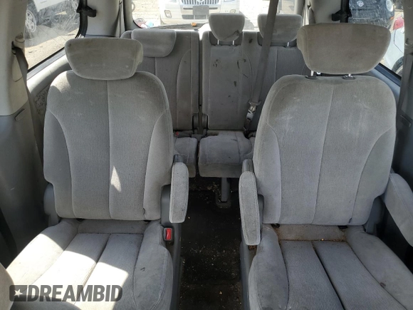 2008 Kia Sedona LX with VIN KNDMB233886230455, listed as a Copart auction lot 61481844 with 222,538 mi miles and Non Repairable. Bid and sale history available at carsss.com. Image 10.