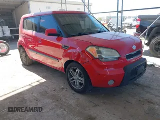 2010 Kia Soul + with VIN KNDJT2A20A7173985, listed as a IAAI auction lot 41850538 with 269,192 mi miles. Bid and sale history available at carsss.com. Image 1.