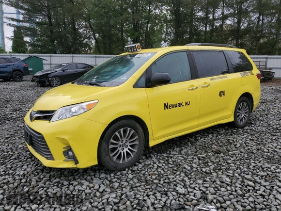 2020 Toyota Sienna XLE Auto Access Seat with VIN 5TDYZ3DC4LS025001, listed as a Copart auction lot 58201225 with 120,395 mi miles and Salvage title. Bid and sale history available at DreamBid. Image 1.