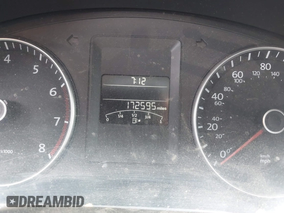 2014 Volkswagen Jetta SE z VIN 3VWD17AJ2EM226153, wystawiony jako IAAI lot #41907079 z przebiegiem 172 595 mil mil oraz . Historia ofert i sprzedaży dostępna na DreamBid. Obrazek 7.