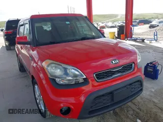 2013 Kia Soul with VIN KNDJT2A53D7539419, listed as a IAAI auction lot 40637283 with 148,621 mi miles. Bid and sale history available at carsss.com. Image 1.