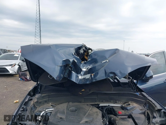 2020 Volvo XC90 Momentum с VIN YV4102CK2L1546386, выставлен на аукционе IAAI как лот 42413944 с пробегом 111 562 миль миль и . История ставок и продаж доступна на DreamBid. Изображение 18.