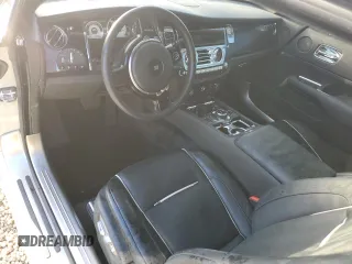 2015 Rolls-Royce Wraith z VIN SCA665C52FUX85269, wystawiony jako Copart lot #77326374 z przebiegiem Nie podano mil oraz Szkody całkowita. Historia ofert i sprzedaży dostępna na DreamBid. Obrazek 8.