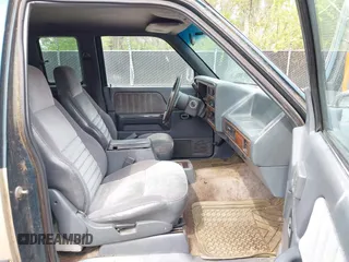 1993 Dodge Dakota with VIN 1B7GL23Y4PS188099, listed as a IAAI auction lot 42116332 with 224,864 mi miles and . Bid and sale history available at carsss.com. Image 5.