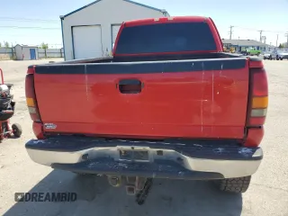 2004 GMC Sierra 2500HD SLE z VIN 1GTHK23U64F237540, wystawiony jako Copart lot #56129875 z przebiegiem 296 217 mil mil oraz Szkoda całkowita • Salvage title. Historia ofert i sprzedaży dostępna na DreamBid. Obrazek 6.