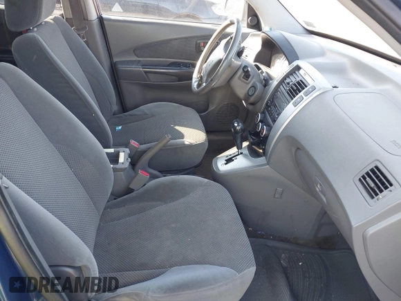 2008 Hyundai Tucson SE with VIN KM8JN12D48U860172, listed as a IAAI auction lot 42152650 with 220,573 mi miles. Bid and sale history available at carsss.com. Image 5.