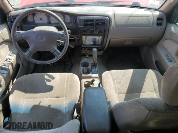 2004 Toyota Tacoma PreRunner z VIN 5TEGN92N24Z368036, wystawiony jako Copart lot #60845605 z przebiegiem 210 145 mil mil oraz Czysty tytuł • Clean title. Historia ofert i sprzedaży dostępna na DreamBid. Obrazek 8.