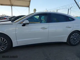 2021 Hyundai Sonata Hybrid Limited with VIN KMHL54JJ5MA027896, listed as a IAAI auction lot 41830948 with 29,064 mi miles. Bid and sale history available at carsss.com. Image 15.