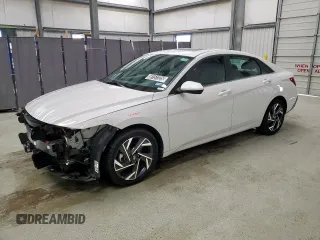 2025 Hyundai Elantra SEL Convenience z VIN KMHLS4DG2SU913954, wystawiony jako Copart lot #58151325 z przebiegiem 13 515 mil mil oraz Czysty tytuł • Clean title. Historia ofert i sprzedaży dostępna na DreamBid. Obrazek 1.