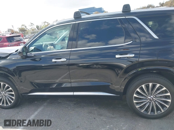 2024 Hyundai Palisade Calligraphy z VIN KM8R74GEXRU678526, wystawiony jako IAAI lot #41958741 z przebiegiem 2 666 mil mil oraz . Historia ofert i sprzedaży dostępna na DreamBid. Obrazek 14.